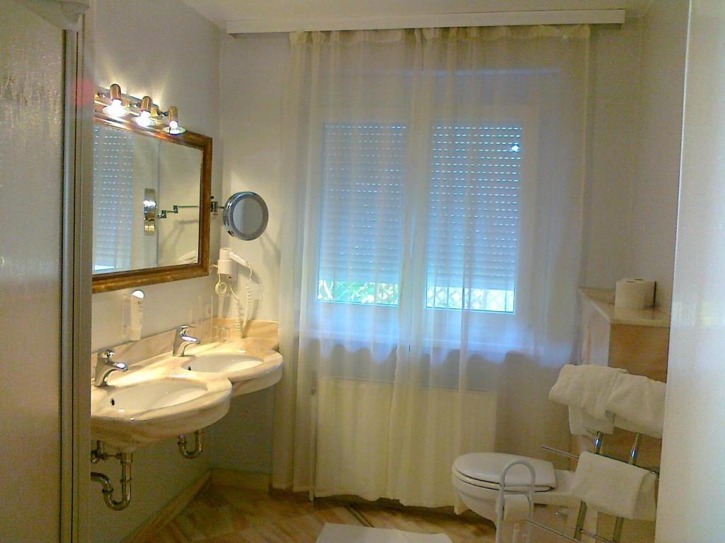 Stadtvilla Auerhahn Vöcklabruck Habitación foto